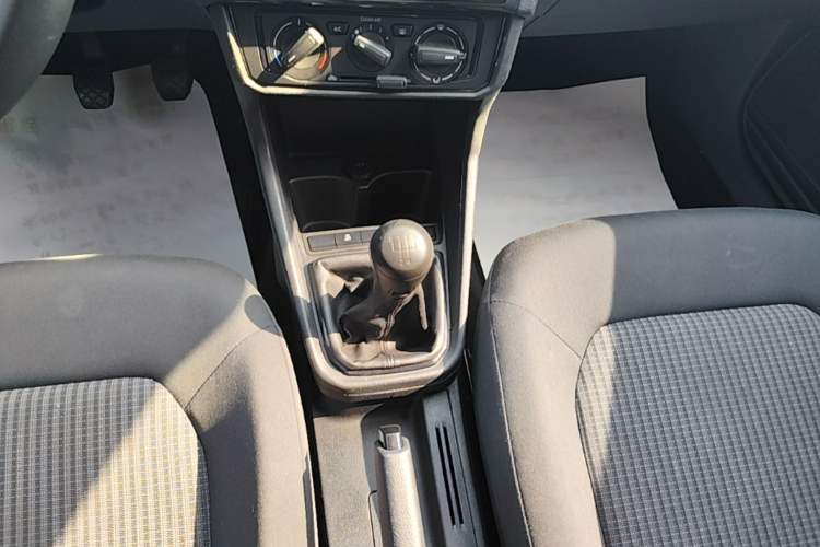 Used Volkswagen Santana 2019 1.5L Manual Fashion Edition China VI Standard Gear Lever