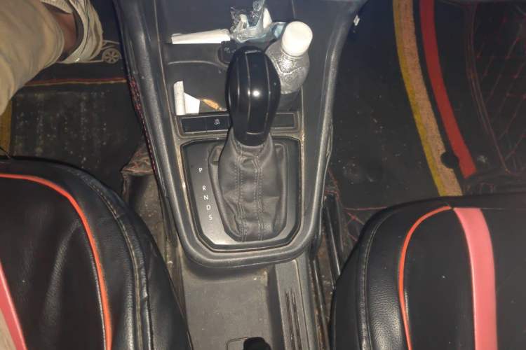 Used Volkswagen Santana 2019 1.5L Automatic Fashion Edition China VI Gear Lever