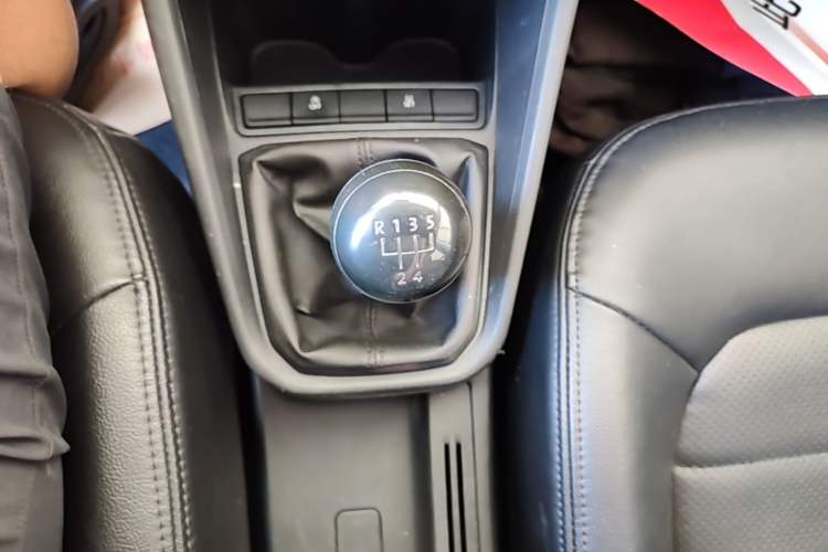 Used Volkswagen Santana 2019 1.5L Manual Fashion Edition China VI Standard Gear Lever
