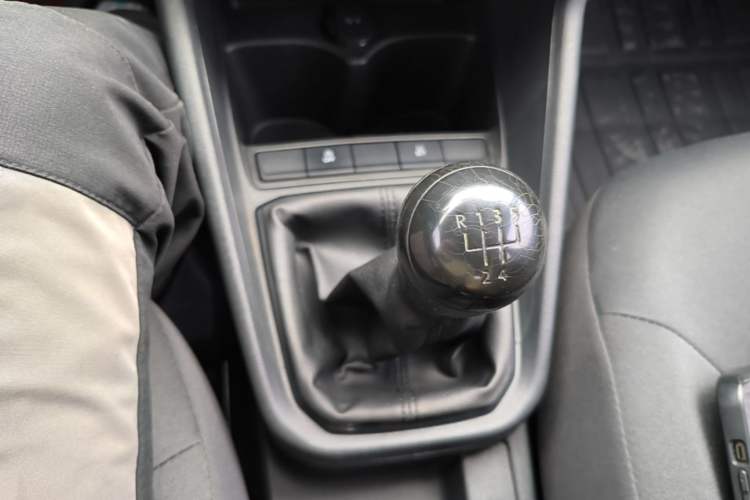 Used Volkswagen Santana 2019 1.5L Manual Fashion Edition China VI Standard Gear Lever