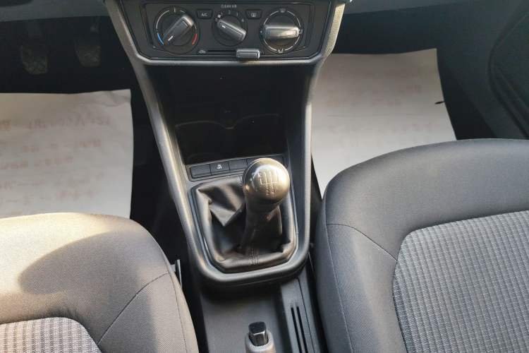 Used Volkswagen Santana 2019 1.5L Manual Fashion Edition China VI Standard Gear Lever