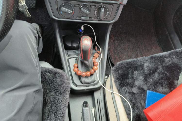 Used Volkswagen Santana 2019 1.5L Automatic Fashion Edition China VI Gear Lever