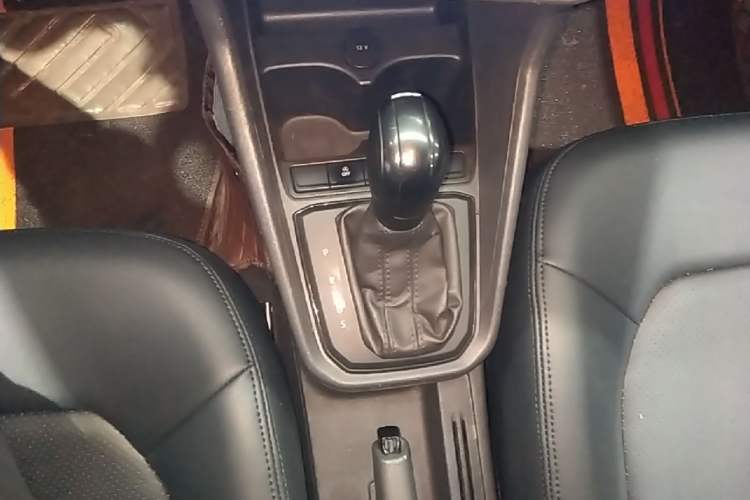 Used Volkswagen Santana 2019 1.5L Automatic Fashion Edition China VI Gear Lever