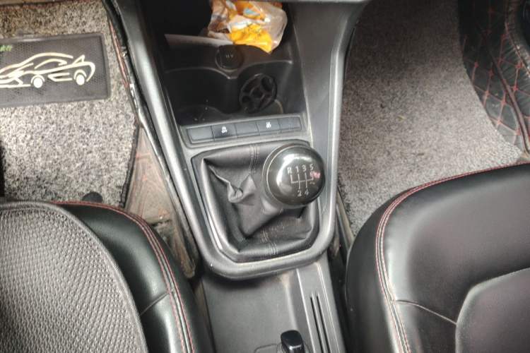 Used Volkswagen Santana 2019 1.5L Manual Fashion Edition China VI Standard Gear Lever