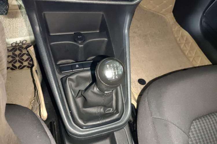 Used Volkswagen Santana 2019 1.5L Manual Fashion Edition China VI Standard Gear Lever