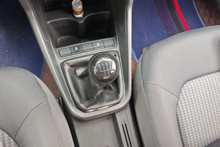 Used Volkswagen Santana 2019 1.5L Manual Fashion Edition China VI Standard Gear Lever