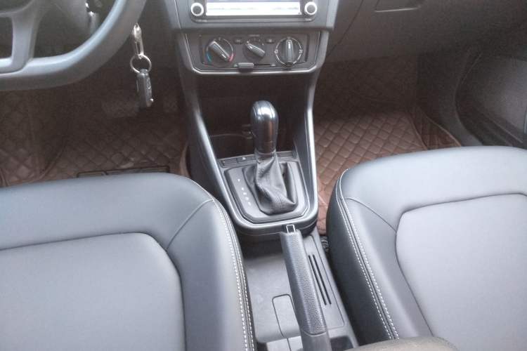 Used Volkswagen Santana 2019 1.5L Automatic Fashion Edition China VI Gear Lever