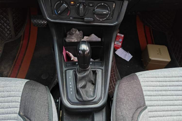 Used Volkswagen Santana 2019 1.5L Automatic Fashion Edition China VI Gear Lever