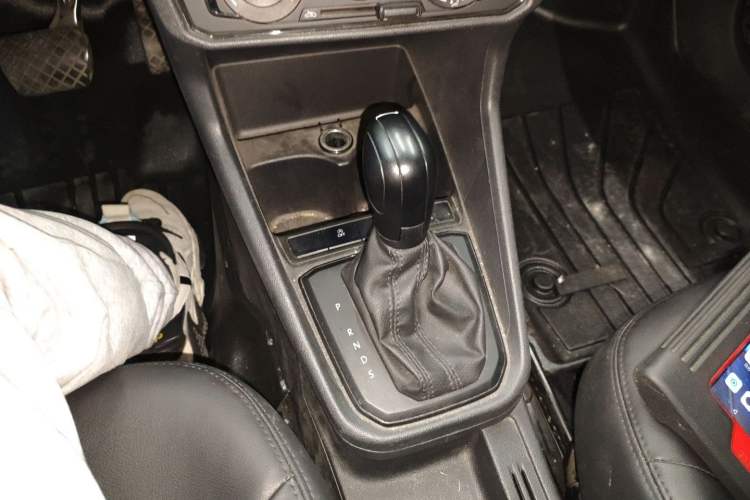 Used Volkswagen Santana 2019 1.5L Automatic Fashion Edition China VI Gear Lever