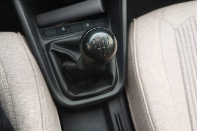Used Volkswagen Santana 2019 1.5L Manual Fashion Edition China VI Standard Gear Lever