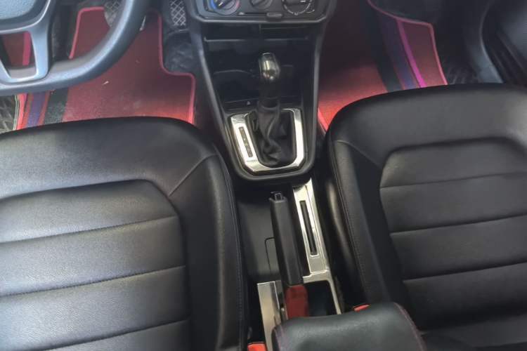 Used Volkswagen Santana 2019 1.5L Automatic Fashion Edition China VI Gear Lever