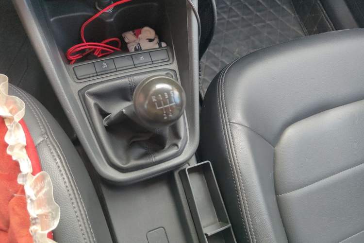 Used Volkswagen Santana 2019 1.5L Manual Fashion Edition China VI Standard Gear Lever