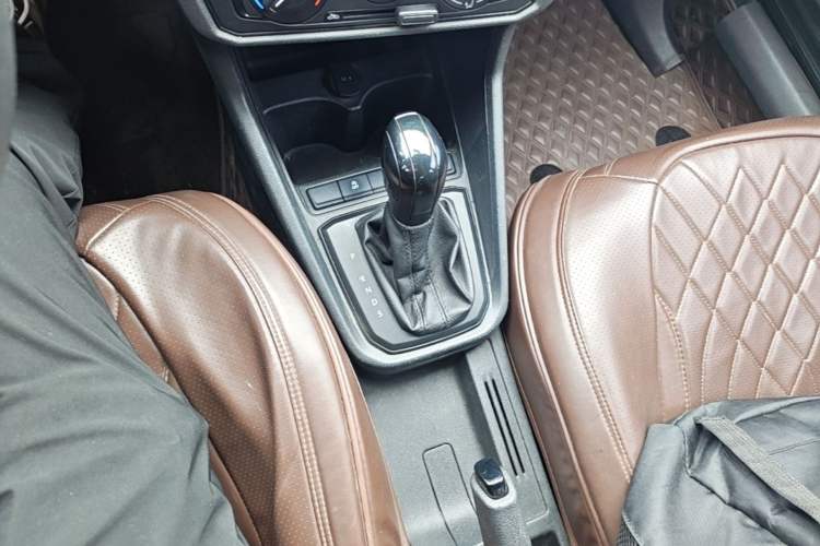 Used Volkswagen Santana 2019 1.5L Automatic Fashion Edition China VI Gear Lever