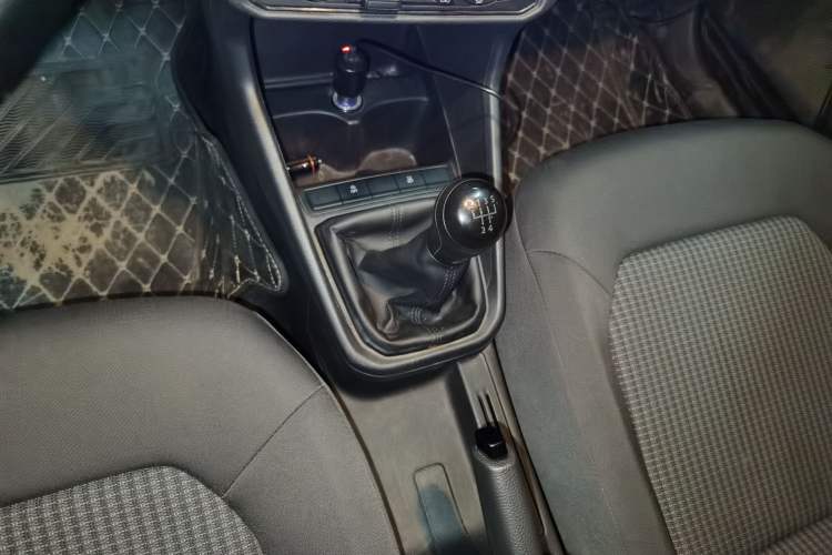 Used Volkswagen Santana 2019 1.5L Manual Fashion Edition China VI Standard Gear Lever