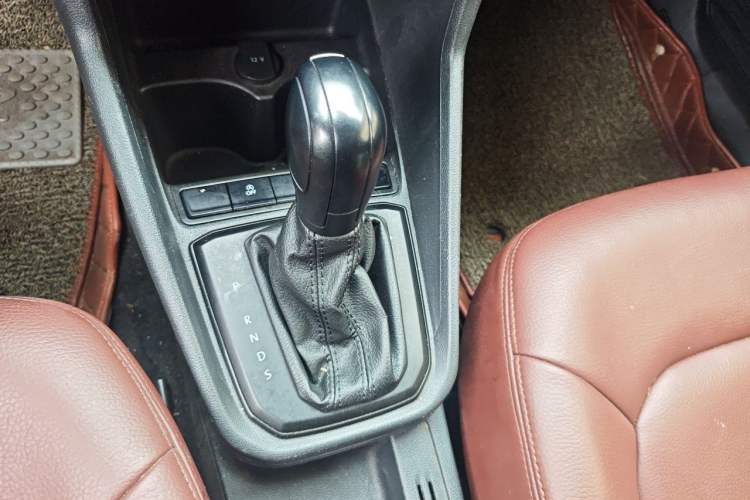 Used Volkswagen Santana 2019 1.5L Automatic Fashion Edition China VI Gear Lever