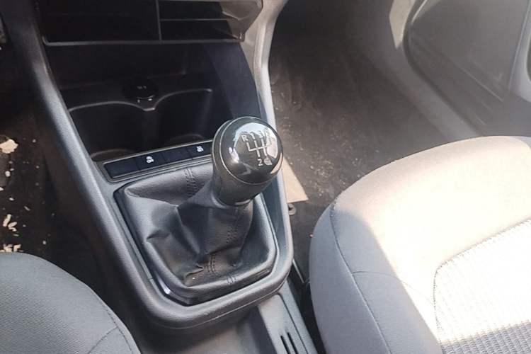 Used Volkswagen Santana 2019 1.5L Manual Fashion Edition China VI Standard Gear Lever
