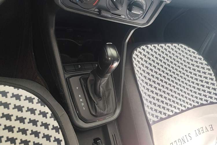 Used Volkswagen Santana 2019 1.5L Automatic Fashion Edition China VI Gear Lever