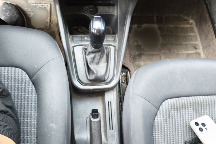 Used Volkswagen Santana 2019 1.5L Automatic Fashion Edition China VI Gear Lever