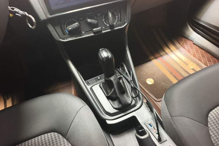Used Volkswagen Santana 2019 1.5L Automatic Fashion Edition China VI Gear Lever