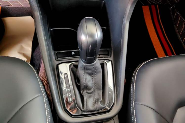 Used Volkswagen Santana 2019 1.5L Automatic Fashion Edition China VI Gear Lever