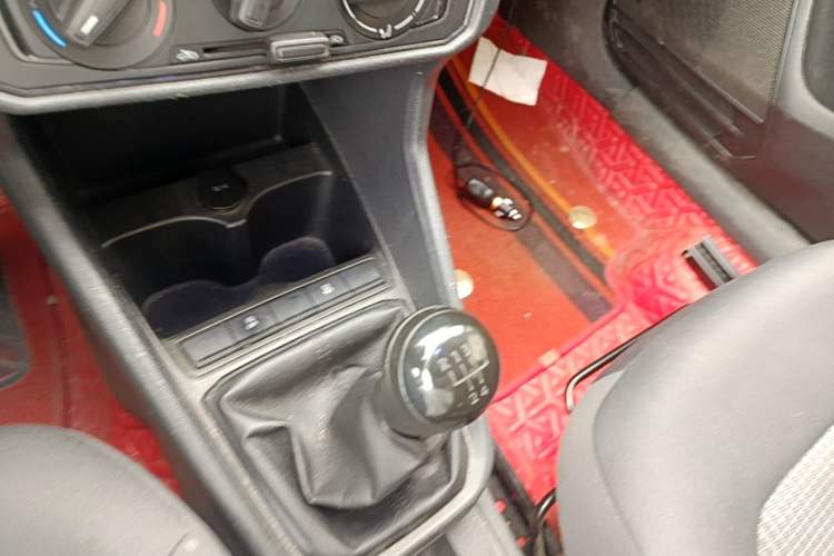 Used Volkswagen Santana 2019 1.5L Manual Fashion Edition China VI Standard Gear Lever