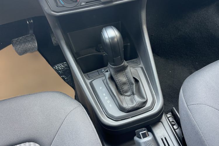 Used Volkswagen Santana 2019 1.5L Automatic Fashion Edition China VI Gear Lever
