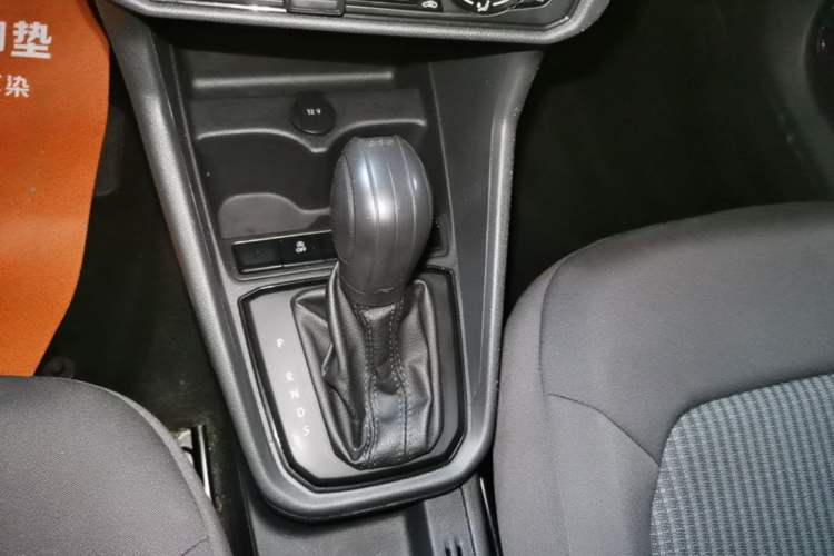 Used Volkswagen Santana 2019 1.5L Automatic Fashion Edition China VI Gear Lever