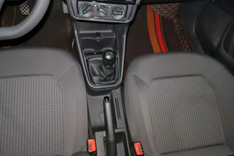 Used Volkswagen Santana 2019 1.5L Manual Fashion Edition China VI Standard Gear Lever