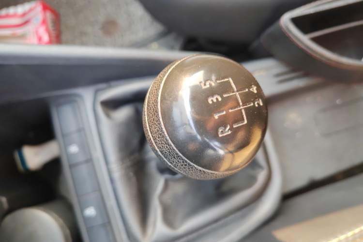 Used Volkswagen Santana 2019 1.5L Manual Fashion Edition China VI Standard Gear Lever