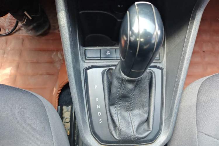Used Volkswagen Santana 2019 1.5L Automatic Fashion Edition China VI Gear Lever