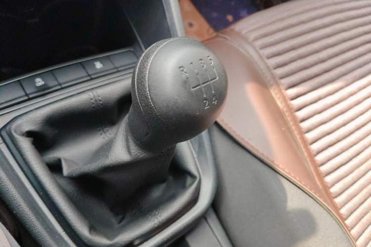 Used Volkswagen Santana 2019 1.5L Manual Fashion Edition China VI Standard Gear Lever