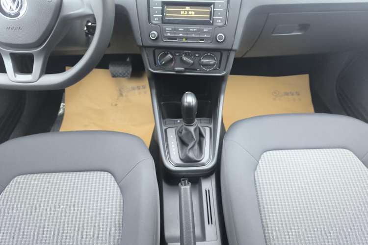 Used Volkswagen Santana 2019 1.5L Automatic Fashion Edition China VI Gear Lever