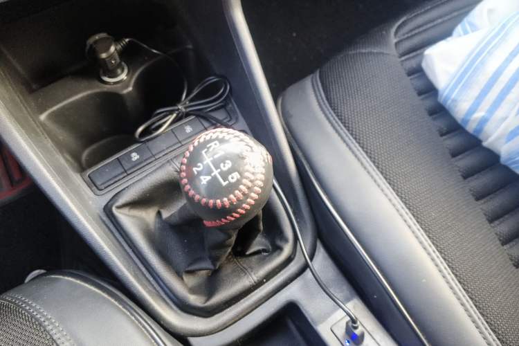 Used Volkswagen Santana 2019 1.5L Manual Fashion Edition China VI Standard Gear Lever