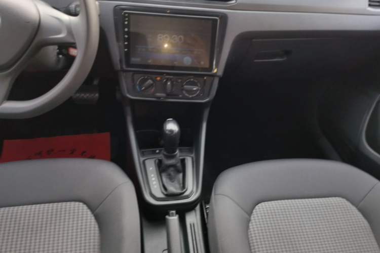 Used Volkswagen Santana 2019 1.5L Automatic Fashion Edition China VI Gear Lever