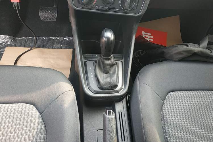 Used Volkswagen Santana 2019 1.5L Automatic Fashion Edition China VI Gear Lever