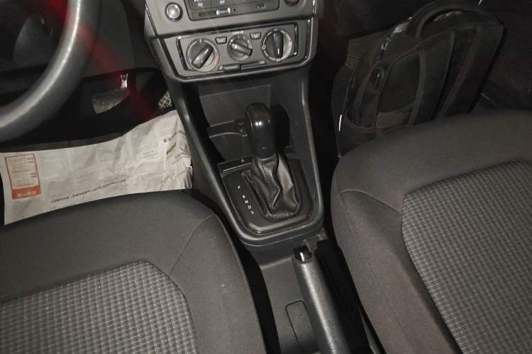 Used Volkswagen Santana 2019 1.5L Automatic Fashion Edition China VI Gear Lever