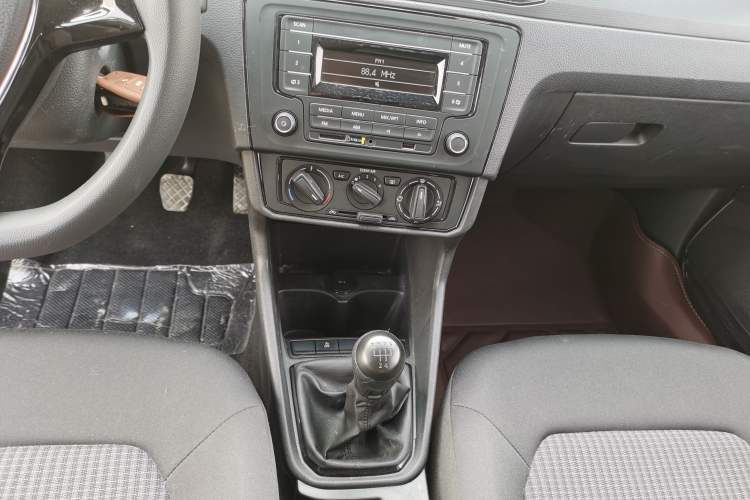 Used Volkswagen Santana 2019 1.5L Manual Fashion Edition China VI Standard Gear Lever