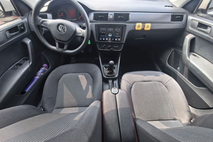 Used Volkswagen Santana 2019 1.5L Manual Fashion Edition China VI Standard Interior 1