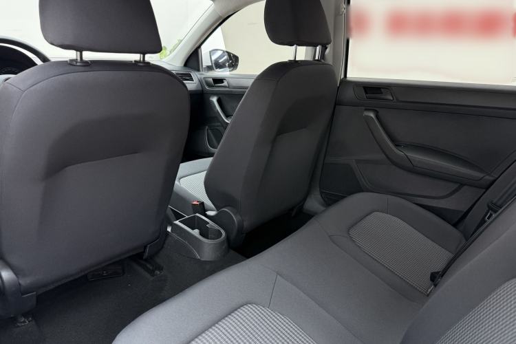 Used Volkswagen Santana 2019 1.5L Manual Fashion Edition China VI Standard Interior 2