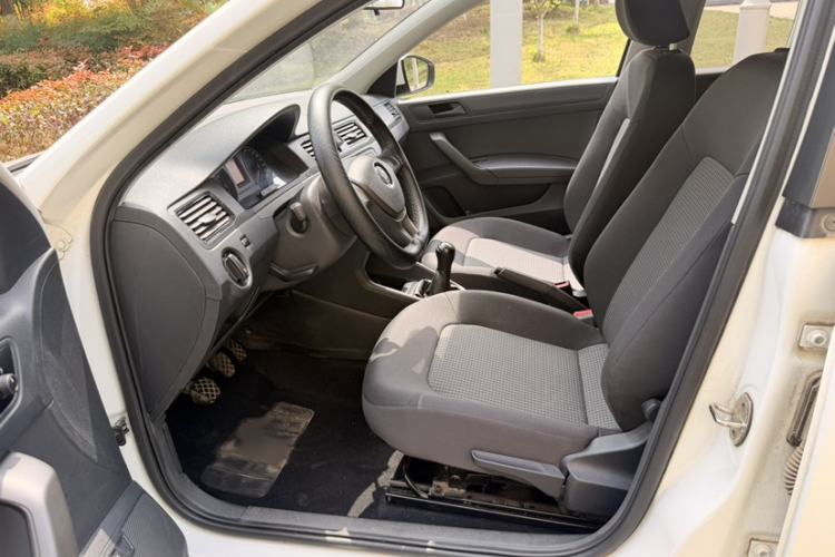 Used Volkswagen Santana 2019 1.5L Manual Fashion Edition China VI Standard Interior 3