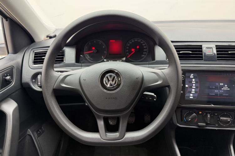 Used Volkswagen Santana 2019 1.5L Manual Fashion Edition China VI Standard Interior 4