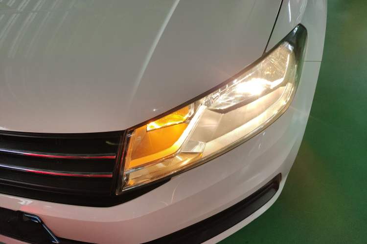 Used Volkswagen Santana 2019 1.5L Manual Fashion Edition China VI Standard Left Front Headlight