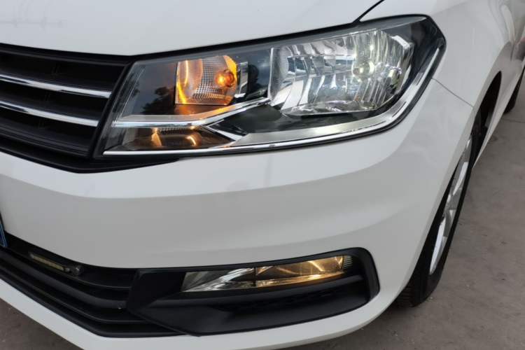 Used Volkswagen Santana 2019 1.5L Manual Fashion Edition China VI Standard Left Front Headlight