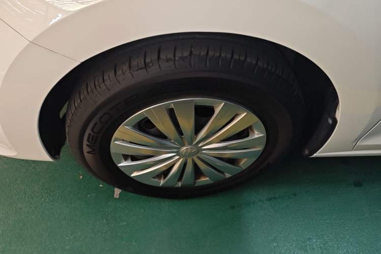 Used Volkswagen Santana 2019 1.5L Manual Fashion Edition China VI Standard Left Front Wheel Hub