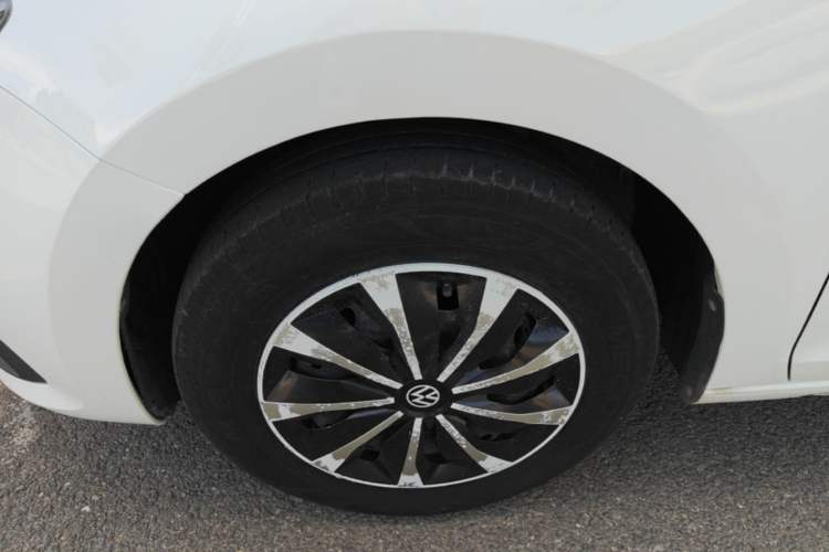 Used Volkswagen Santana 2019 1.5L Manual Fashion Edition China VI Standard Left Front Wheel Hub