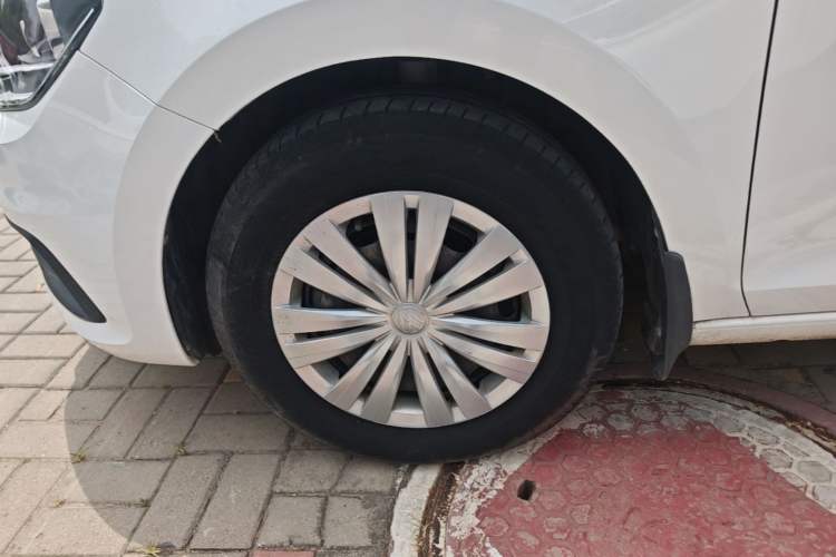 Used Volkswagen Santana 2019 1.5L Manual Fashion Edition China VI Standard Left Front Wheel Hub