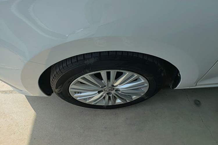 Used Volkswagen Santana 2019 1.5L Manual Comfort Edition China VI Standard Left Front Wheel Hub