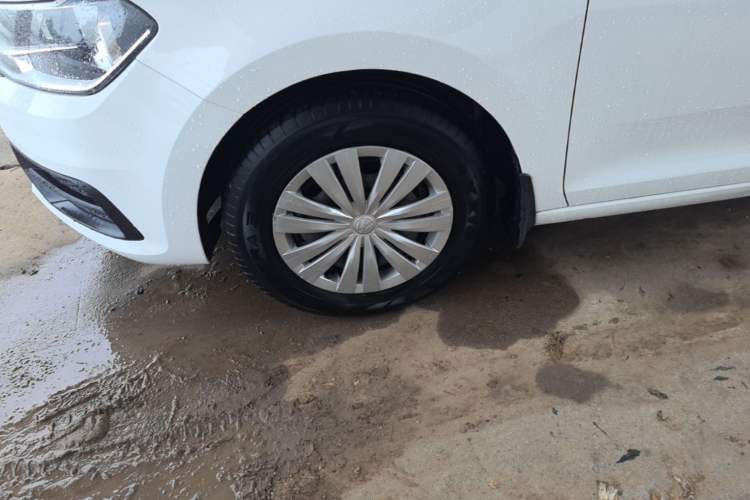 Used Volkswagen Santana 2019 1.5L Manual Fashion Edition China VI Standard Left Front Wheel Hub