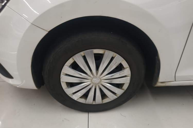 Used Volkswagen Santana 2019 1.5L Automatic Fashion Edition China VI Left Front Wheel Hub