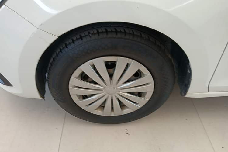Used Volkswagen Santana 2019 1.5L Manual Fashion Edition China VI Standard Left Front Wheel Hub